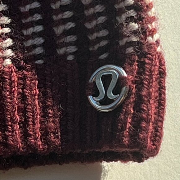 RARE Lululemon 2pack Merino Wool Bordeaux Purple Pink Beanie Hat NWOT - Picture 9 of 15